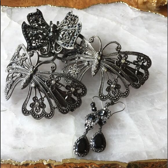 BLACK DROP on aged Silver Dangle Earrings! - Picture 5 of 8